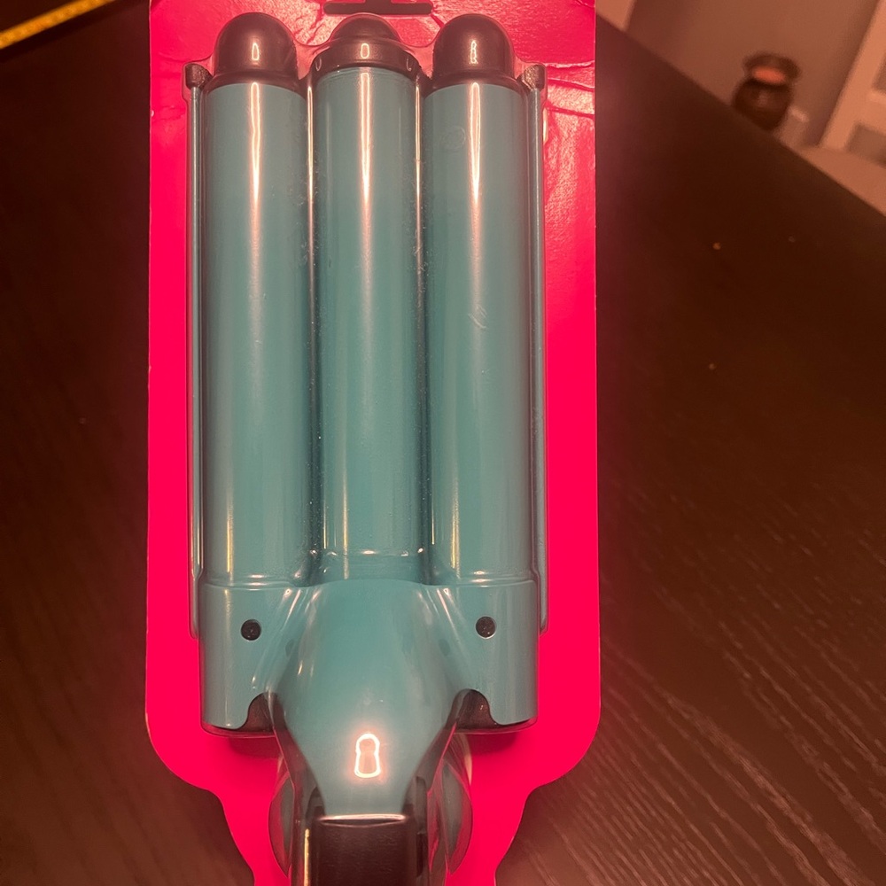 BedHead Wave Affair Tourmaline Waver in Blue - Picture 3 of 5